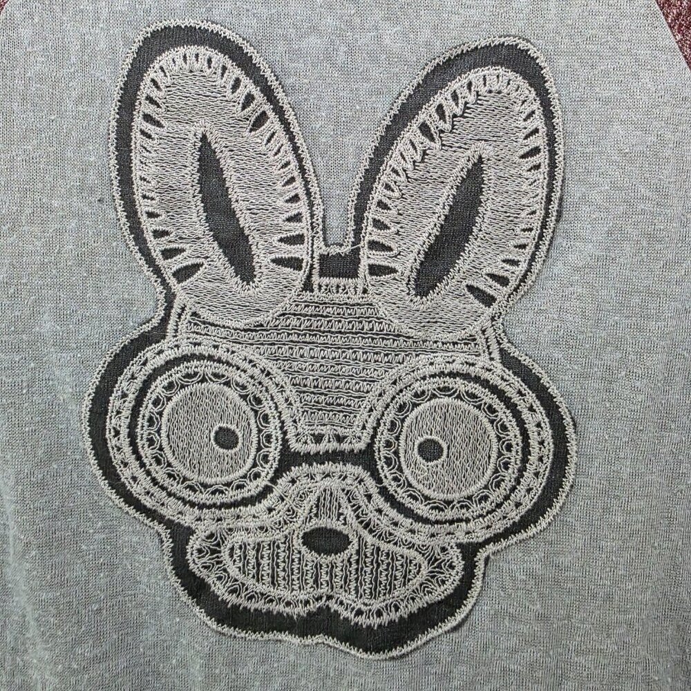 Almost‎ Famous Bunny Graphic Raglan Tee – Women’s Small Grey & Burgundy - Picture 2 of 9